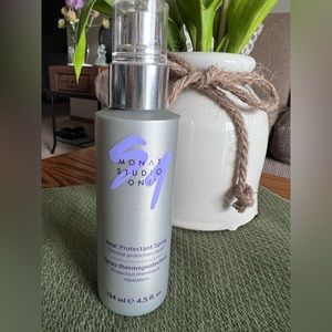 MONAT Studio One Heat Protectant Spray 4.5 fl oz
